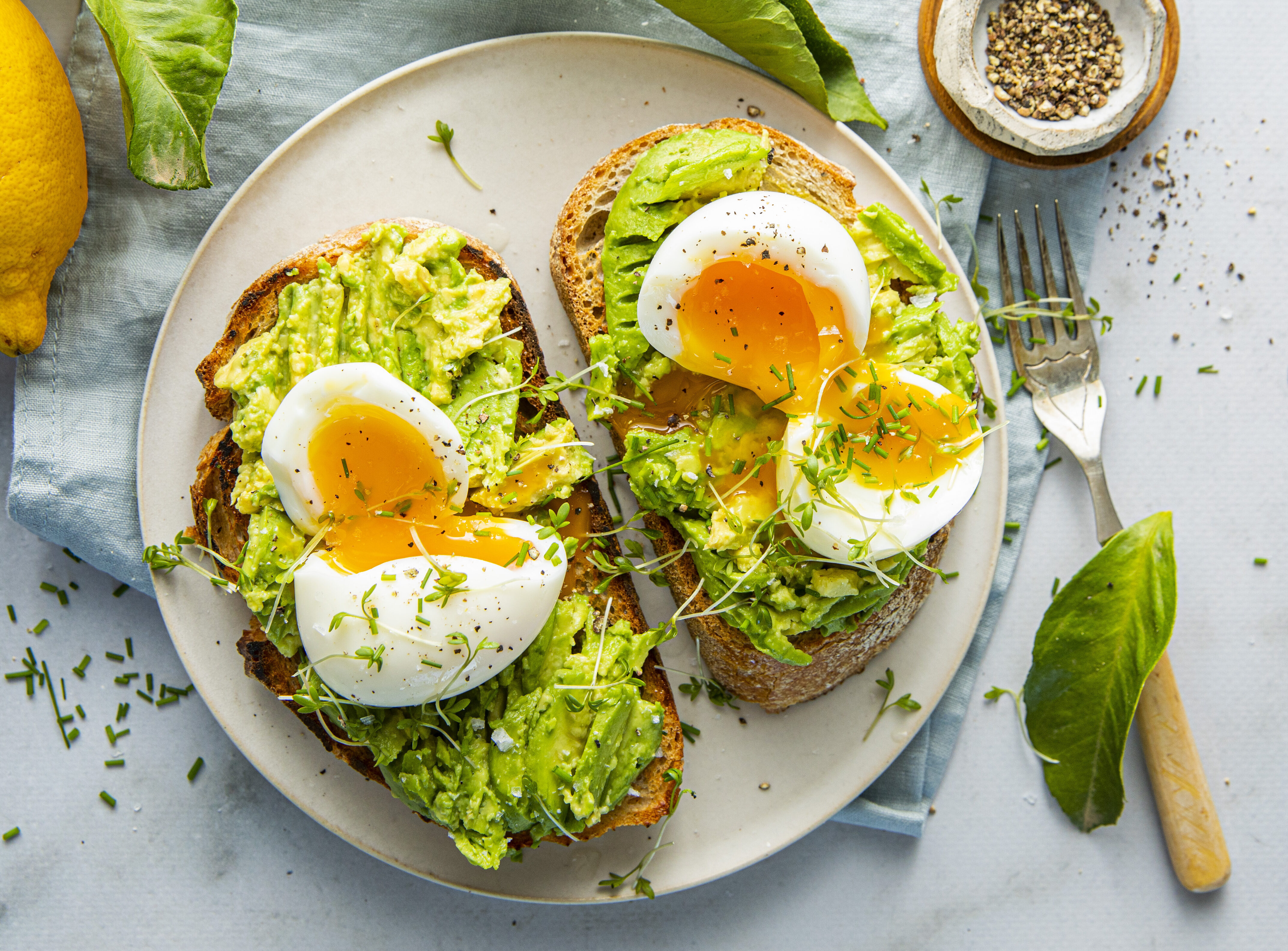 Avokado toast med smilende egg