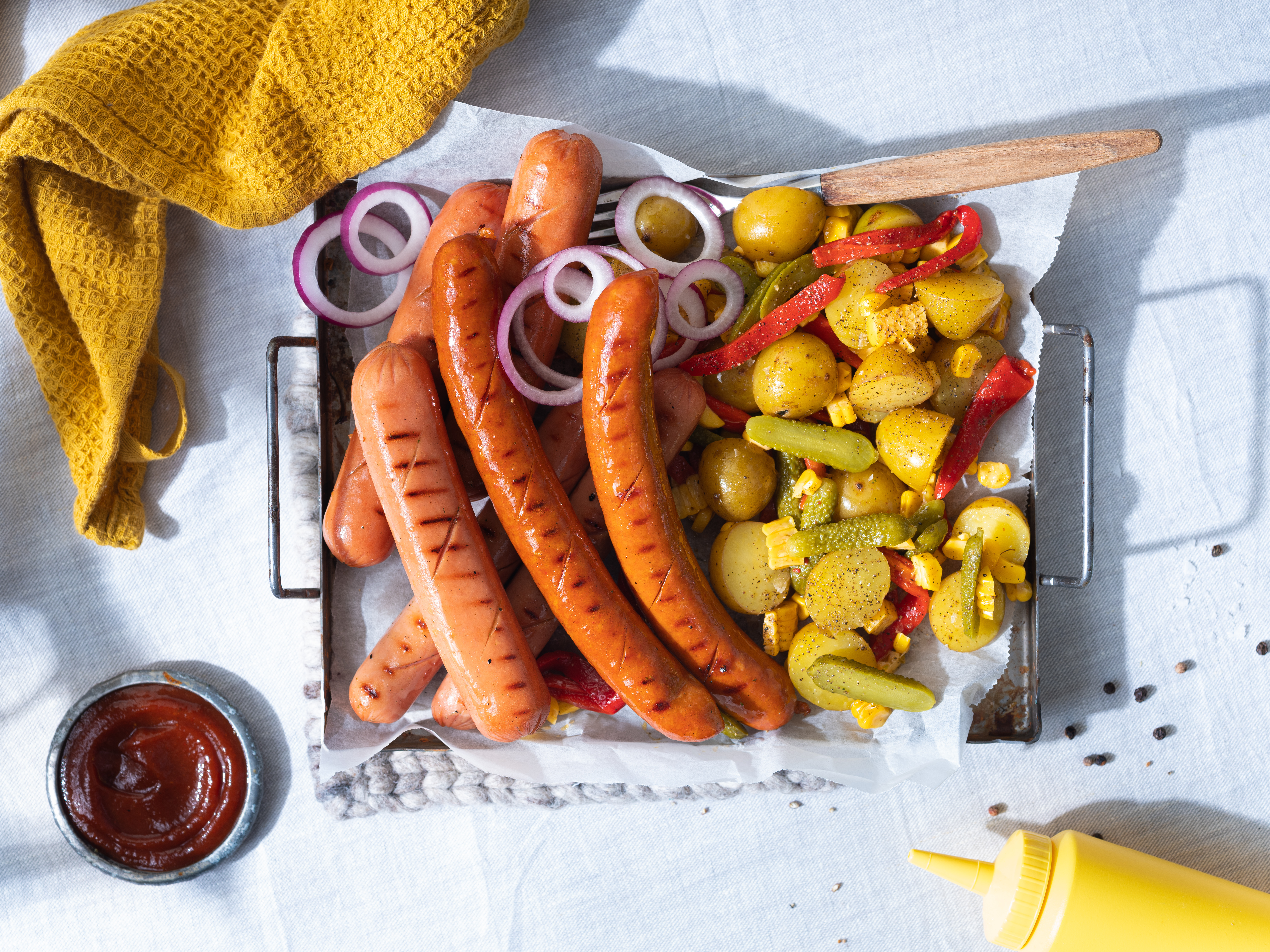 Grillpølser med lun potetsalat