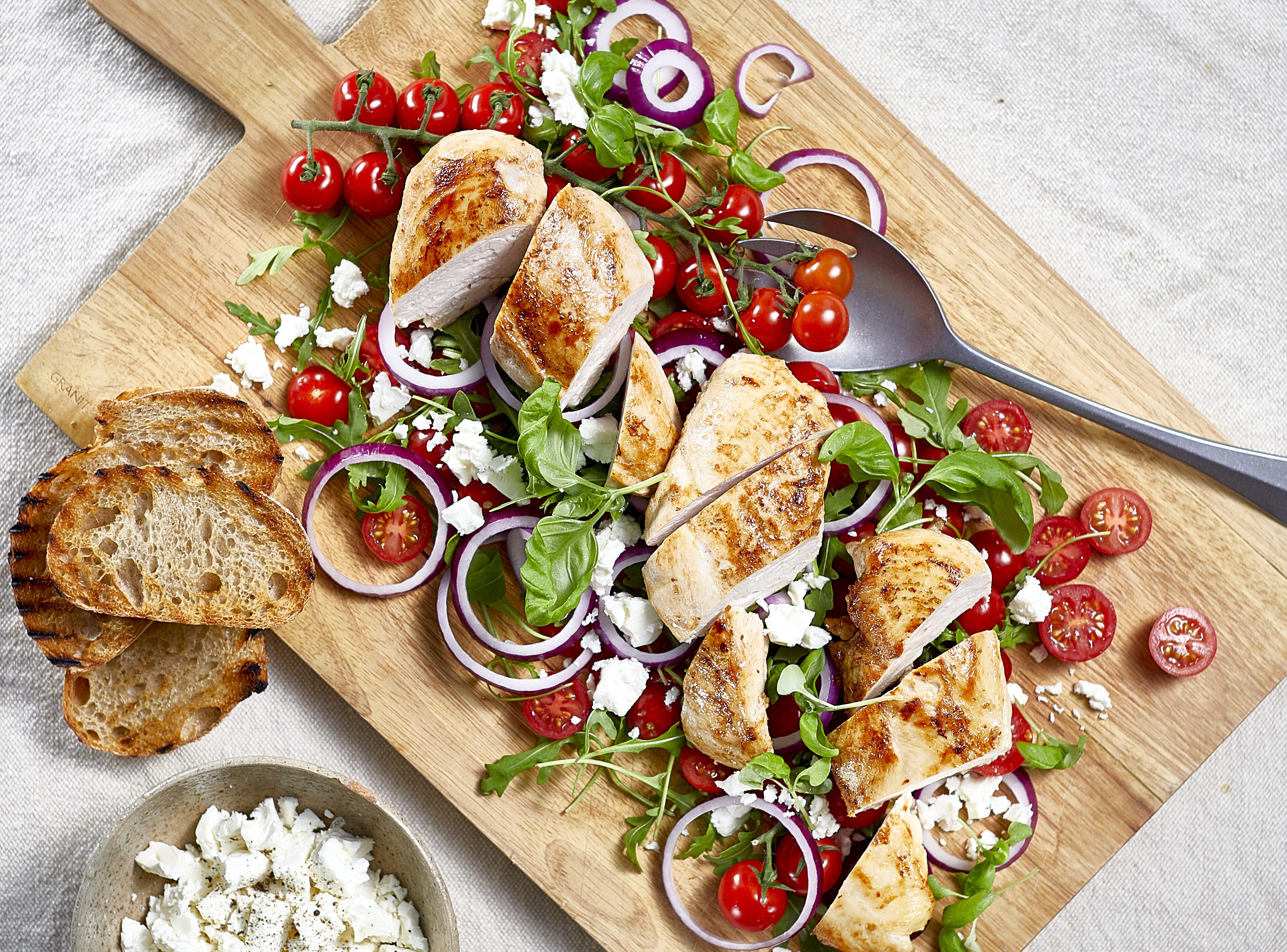 Kyllingfilet med tomat og feta