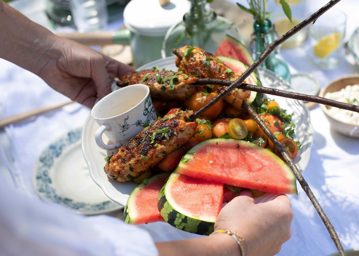 Kyllingspyd med chorizo urter tomat og vannmelon