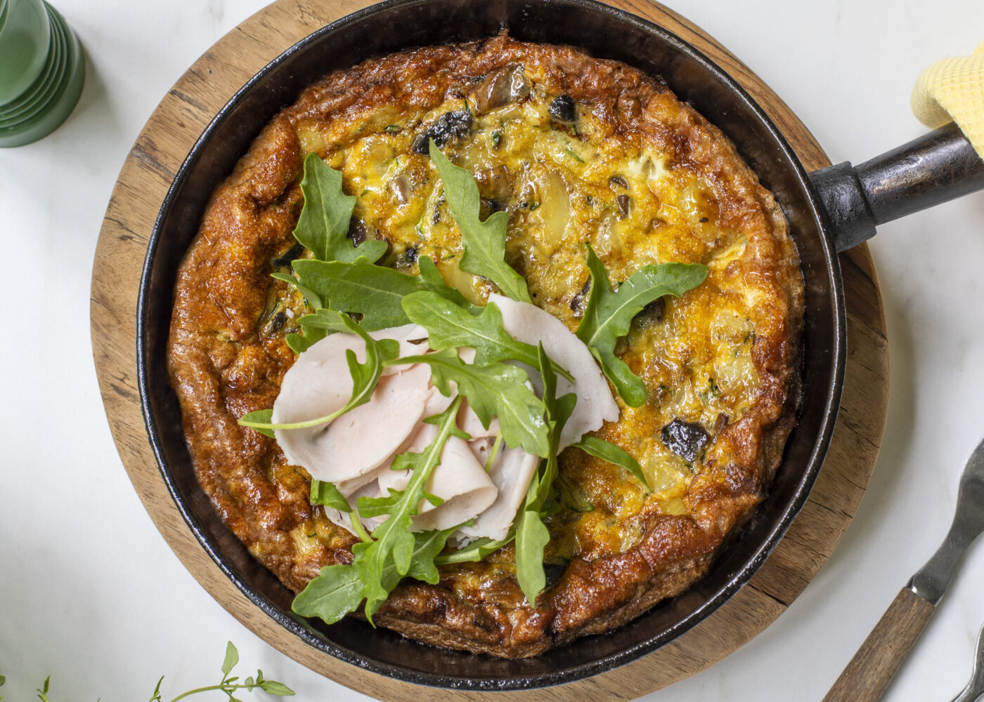 Frittata med potet sopp og løvtynn kalkunfilet