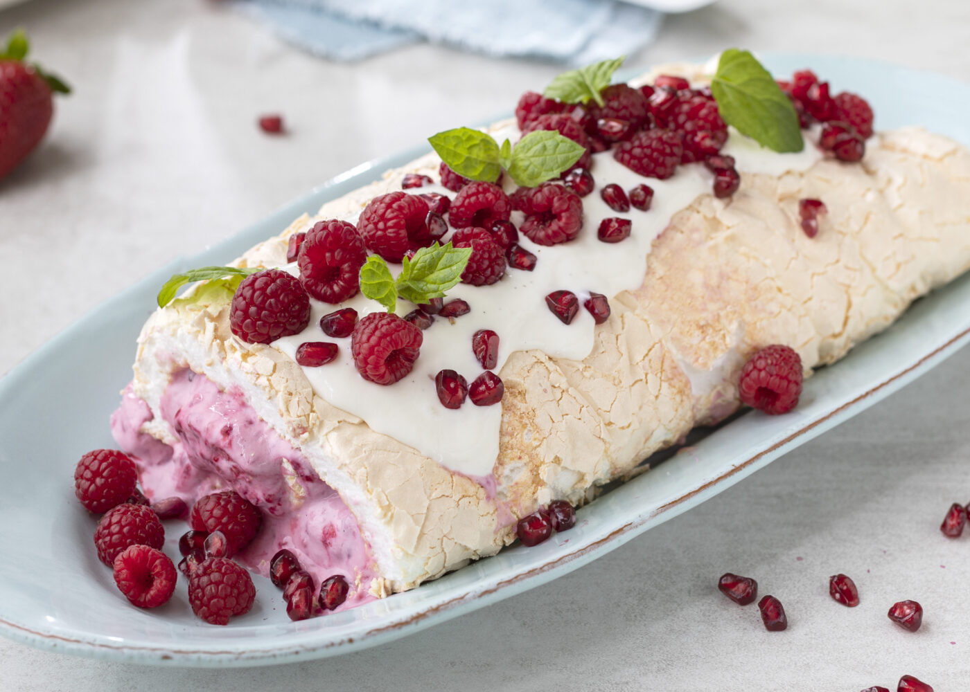 Pavlova-rull med bær