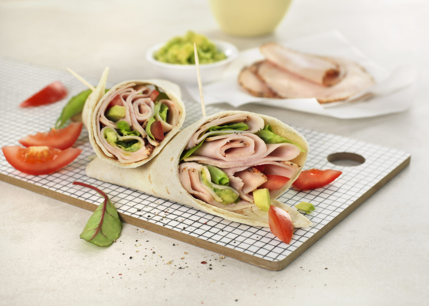 Prior Kyllingwrap med kyllingfilet med pepper og hvitlok avocado og tomat no018146 jpg