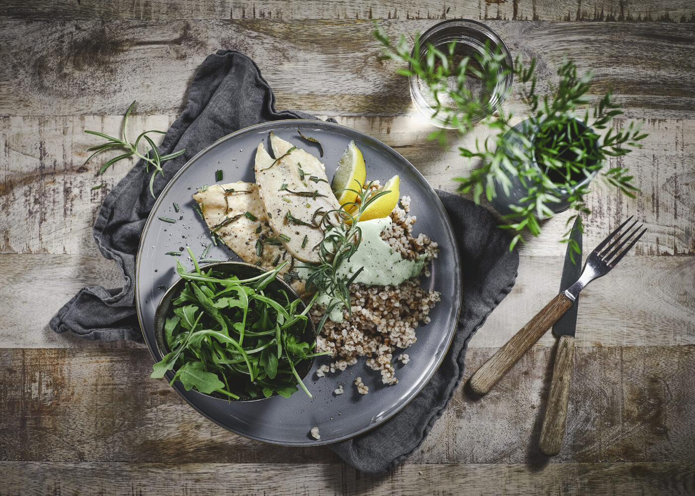 Skivet-kyllingfilet-med-byggryn