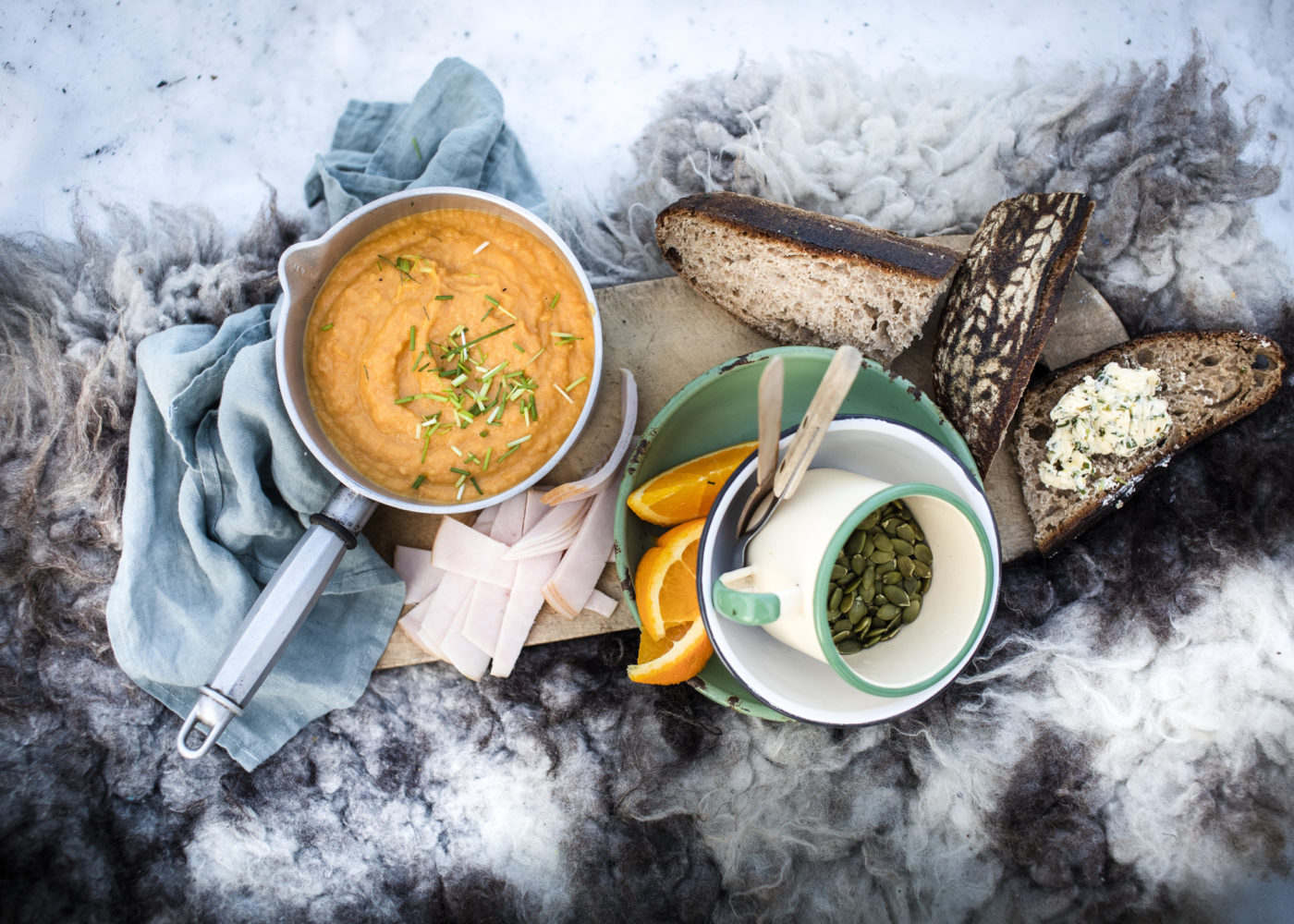gulrotsuppe-med-rokt-kalkun-og-ingefar.jpg