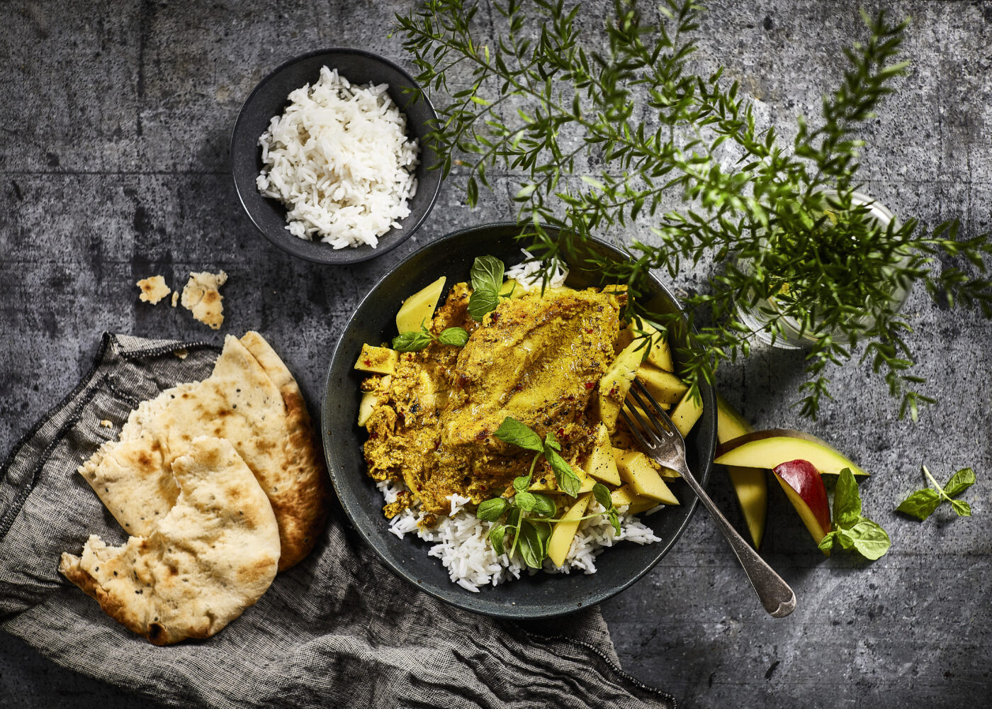kylling tandoori med ris, mango og mynte