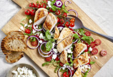 Kyllingfilet med tomat og feta