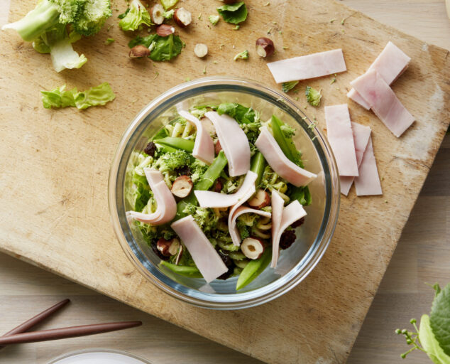 Pastasalat med strimlet kalkunfilet no022410 JPG