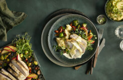 Slik lager du kalkunfilet med rosenkål og potetmos