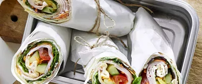 Slik lager du wraps med kyllingpålegg og kremost til matpakken
