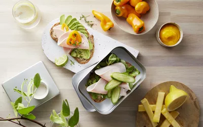 Grovt brod med kyllingfilet og avocado no022413 JPG